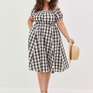 Torrid Women Plus Off-Shoulder Peasant Midi Dress Size 4 Seersucker Gingham 4X